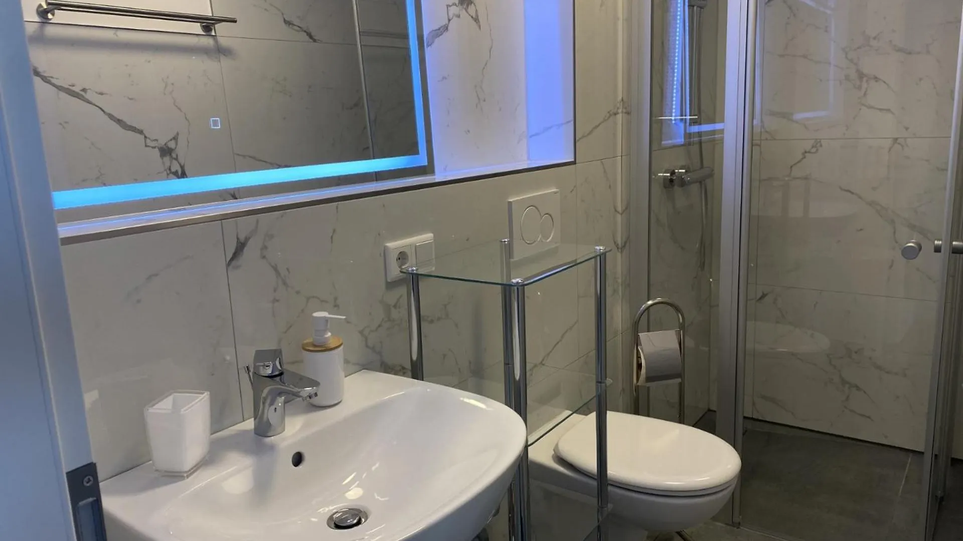 Homestay Schoenes Erwachen Im Frankfurter Penthouse Frankfurt am Main Germany